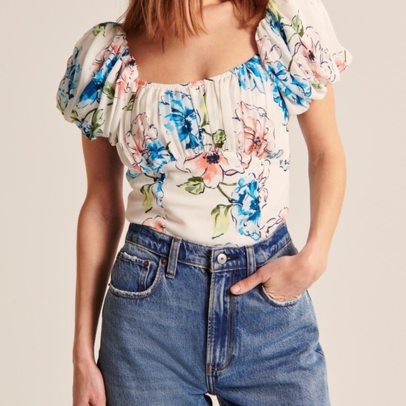 Abercrombie & Fitch size medium white and floral top - Picture 1 of 8